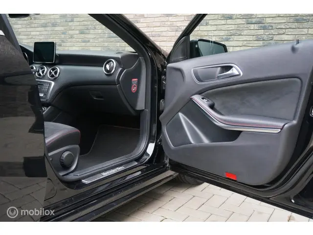 Mercedes-Benz A-Klasse 180 Prestige 2015 Benzine 40