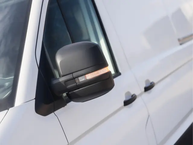 Volkswagen Crafter 35 2.0 TDI L4H3 2022 Diesel 24
