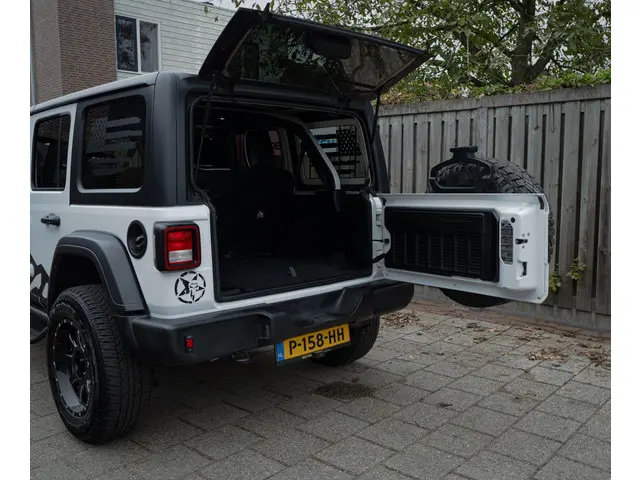 Jeep Wrangler Unlimited 3.6 Sport 2018 Benzine 10