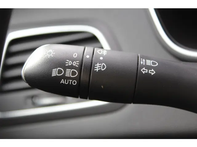 Renault Mégane Estate 1.3 TCe Limited 140 pk 2020 Benzine 39