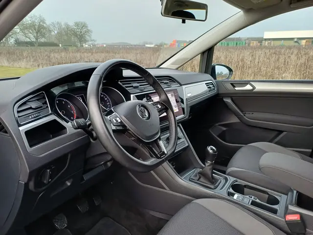 Volkswagen Touran TSI Comfortline 7-Pers. 2019 Benzine 23