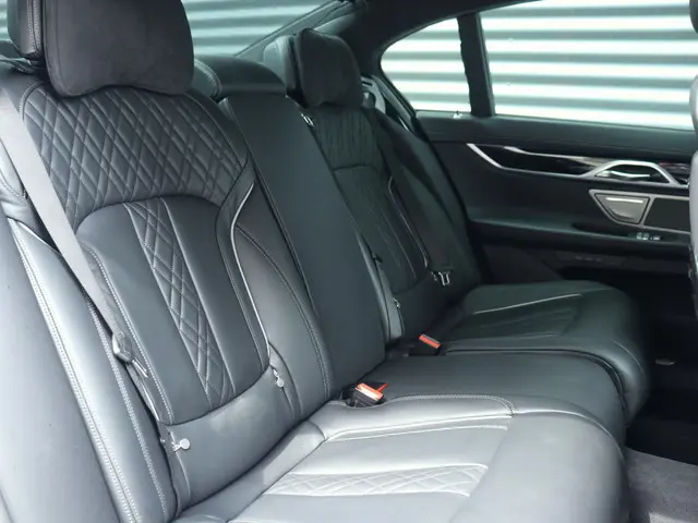 BMW 7 Serie 745e 2022 Hybride Benzine 11
