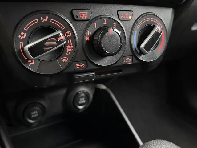 Suzuki Swift 1.2 Select Smart Hybrid 2022 Benzine 16