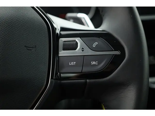 Peugeot 208 1.2 PureTech Allure Pack 2022 Benzine 12