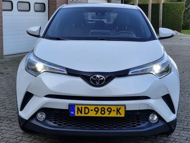 Toyota C-HR 2