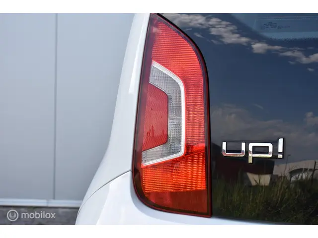 Volkswagen up! 1.0 high up! BlueMotion 2013 Benzine 26