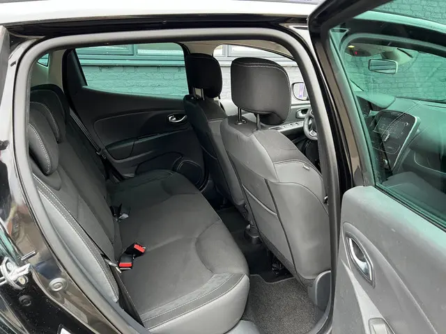 Renault Clio 1.2 TCe Intens automaat navi 2018 Benzine 6