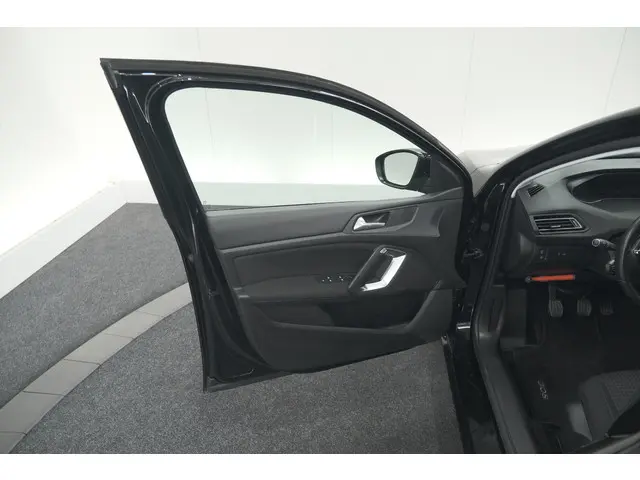 Peugeot 308 PureTech 110 Blue Lease Active 2021 Benzine 62