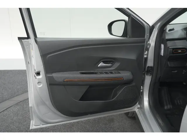 Dacia Sandero Stepway TCe 90 Expression 2023 Benzine 64