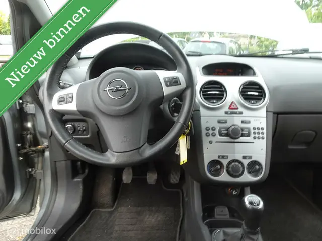 Opel Corsa 1.2 EcoFlex Selection 2013 Benzine 19