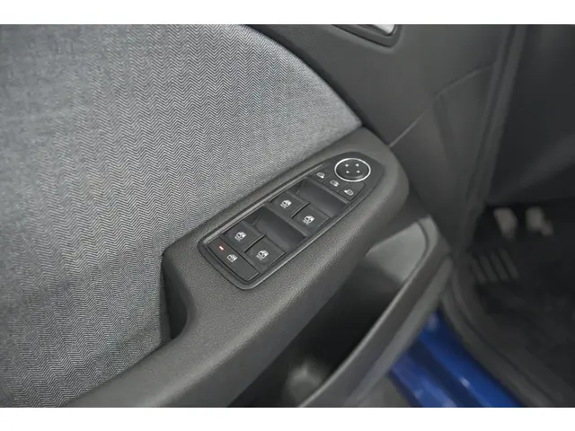Renault Clio TCe 90 GPF Techno 2024 Benzine 28