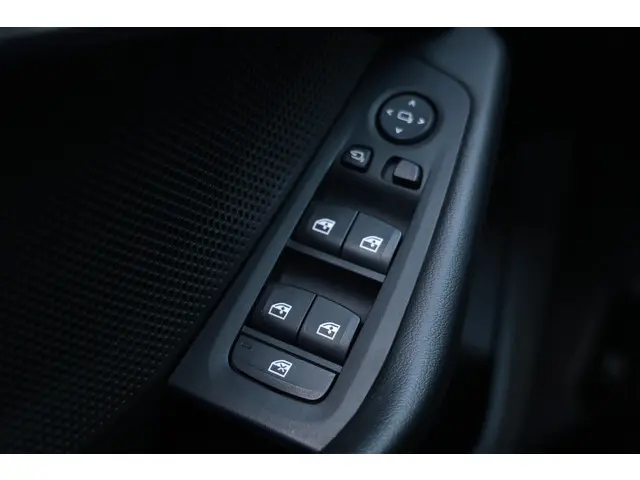 BMW 1 Serie 118i Executive Sportline Aut. 2021 Benzine 28