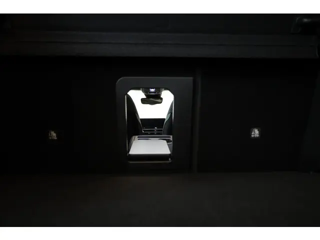 Citroën C4 PT 130 Shine Automaat-8 2023 Benzine 17