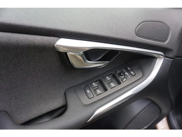 Volvo V40 Cross Country 1.6 T4 Momentum 2014 Benzine 8