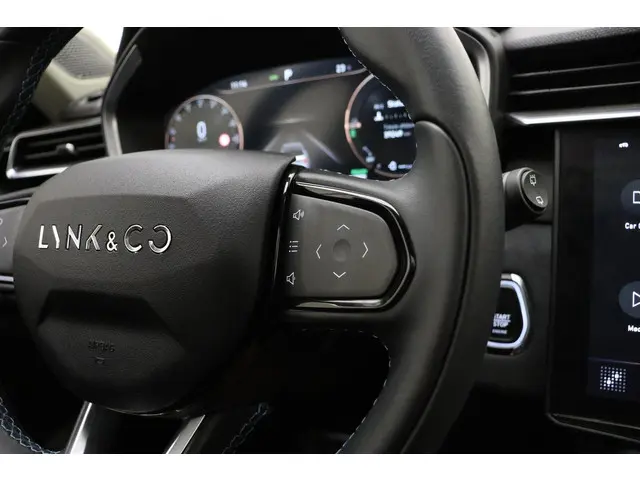 Lynk & Co 01 1.5 2023 Hybride Benzine 37