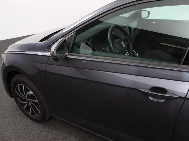 Volkswagen Polo 1.0 TSI DSG Life 2024 Benzine 32