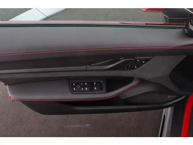 Porsche Taycan Sport Turismo GTS 2022 Elektrisch 24