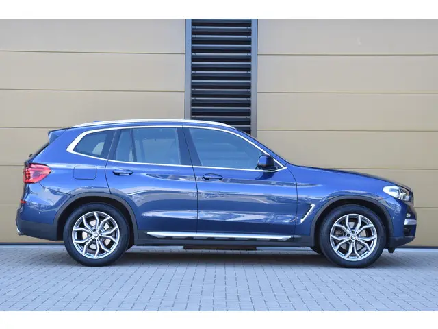 BMW X3 xDrive20i High Executive 2018 Benzine 6
