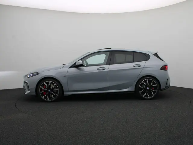 BMW 1 Serie 120 2025 Benzine 4