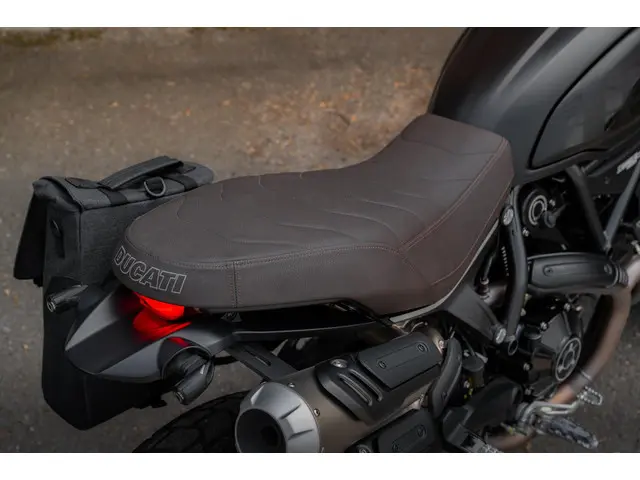 Ducati Scrambler 1100 Sport Pro 2022 Benzine 26