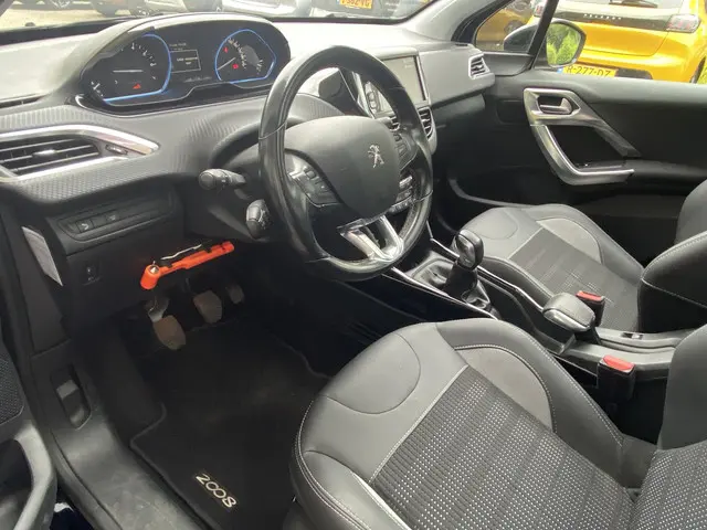 Peugeot 2008 1.2T 110pk Allure 2018 Benzine 7
