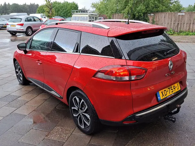 Renault Clio Estate 0.9 TCe Limited/Trekhaak 2018 Benzine 6