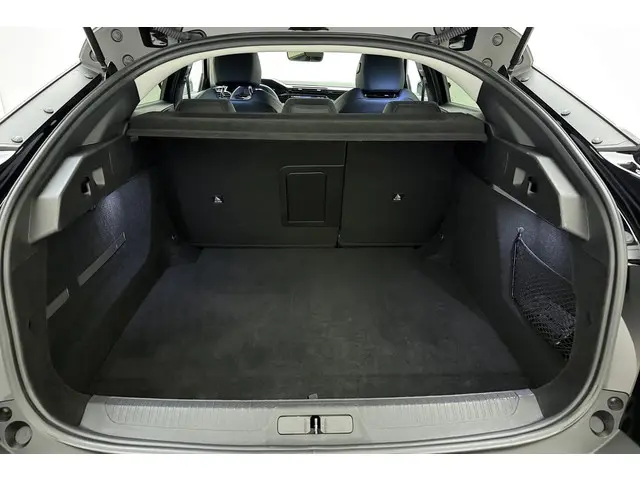 Peugeot 408 1.2 PureTech Allure 130 EAT8 2024 Benzine 10