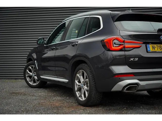 BMW X3 xDrive30e 2022 Hybride Benzine 64