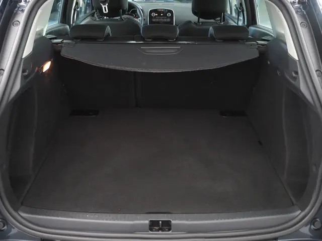 Renault Clio Estate 0.9 TCe Limited 2020 Benzine 25