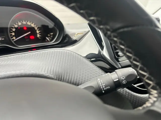 Peugeot 208 1.2 PureTech Allure 2017 Benzine 23