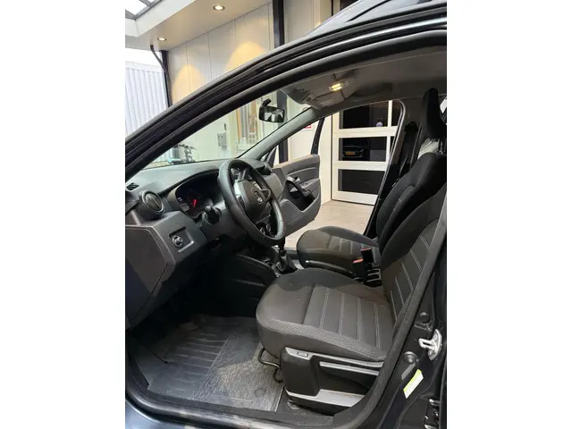 Dacia Duster 1.3 TCe Comfort 2022 Benzine 8
