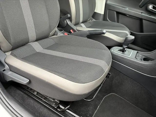 Volkswagen up! 1.0 BMT high up! 2016 Benzine 34