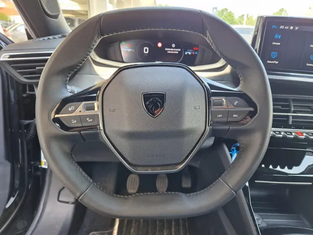 Peugeot 2008 1.2 Hybrid 136 Allure 2024 Hybride Benzine 11