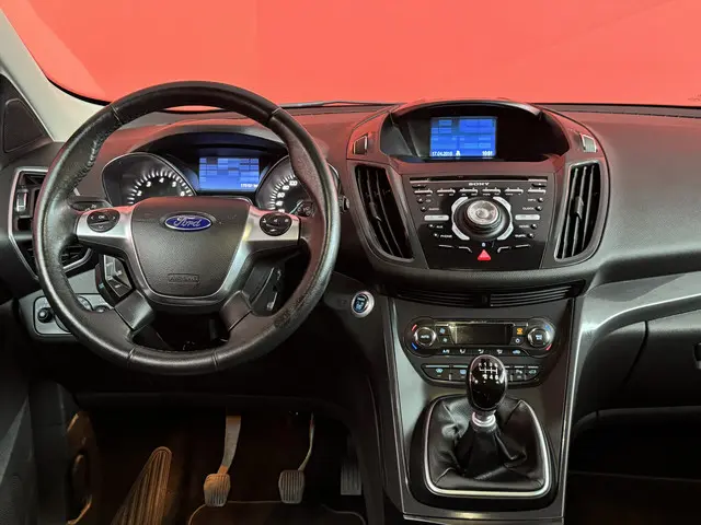 Ford Kuga 1.5 Titanium 2015 Benzine 4