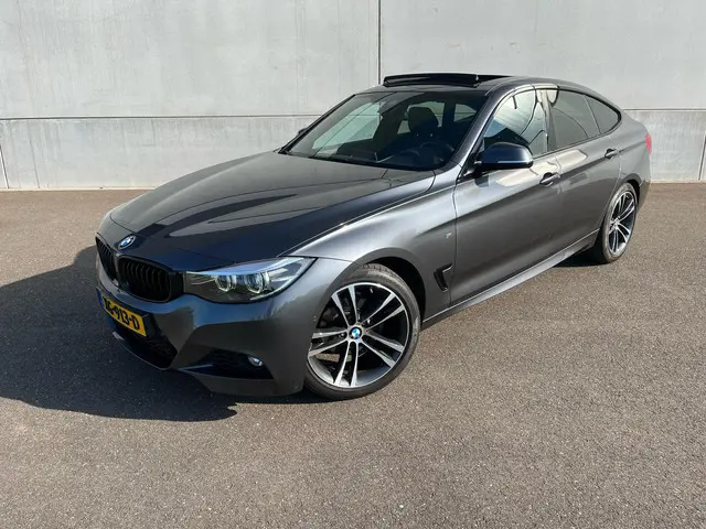 BMW 3 Serie Gran Turismo 320i High Executive 2019 Benzine 2
