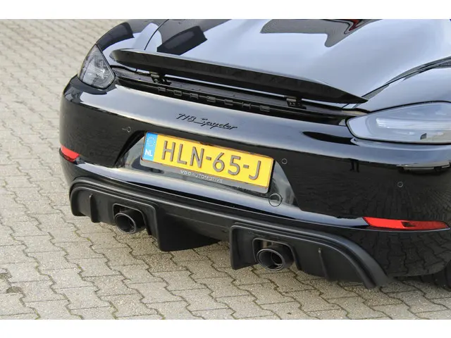 Porsche 718 Spyder 4.0 2023 Benzine 15