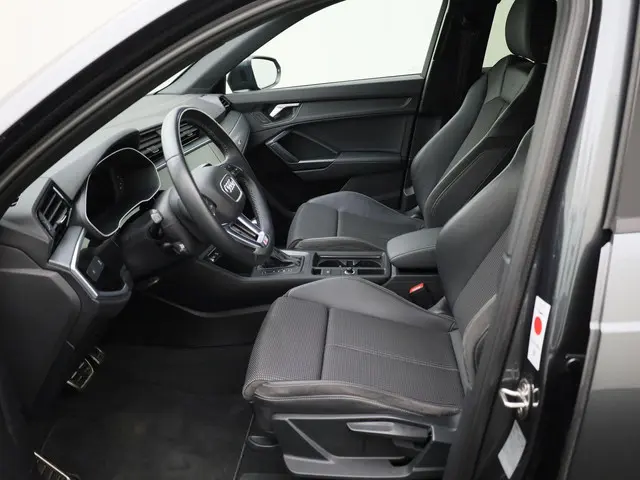 Audi Q3 45 TFSIe 180kW/245PK S-Line 2022 Hybride Benzine 16