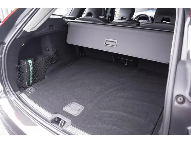 Volvo XC60 B5 Plus Dark 2023 Benzine 11
