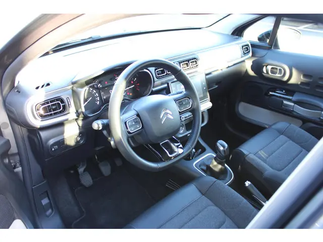 Citroën C3 1.2 PT SHINE 2022 Benzine 15