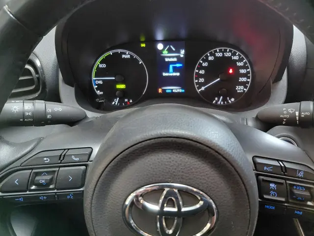 Toyota Yaris 1.5 Hybrid Active 2022 Hybride Benzine 7