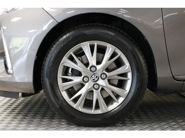 Toyota Yaris 1.5 Hybrid Executive 2017 Hybride Benzine 15