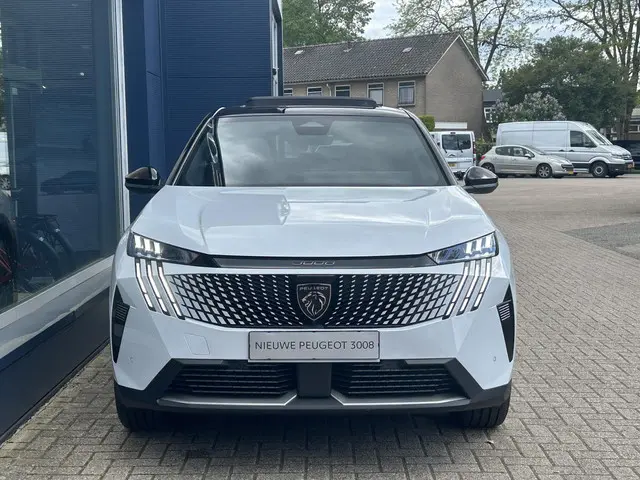 Peugeot 3008 1.2 Hybrid 145 GT 2025 Hybride Benzine 7