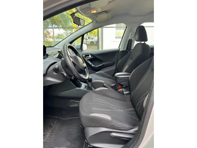 Peugeot 208 1.2 VTi Active 2013 Benzine 9