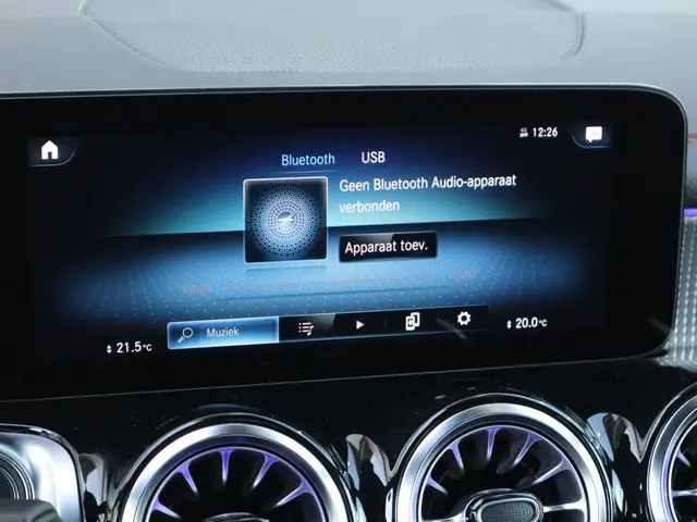 Mercedes-Benz EQB 300 4MATIC AMG line 2022 Elektrisch 26