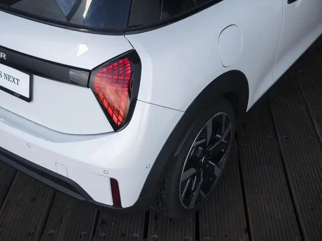 MINI 3-Deurs C 2024 Benzine 38