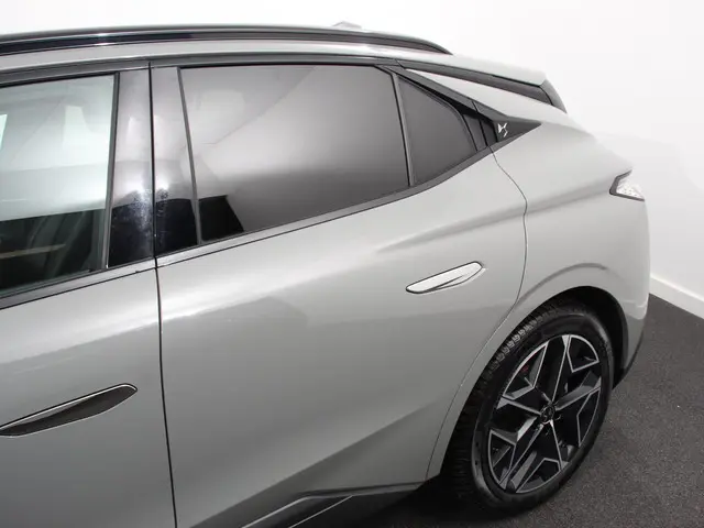 DS DS 4 1.2 PureTech Automaat Rivoli Cross 2023 Benzine 26