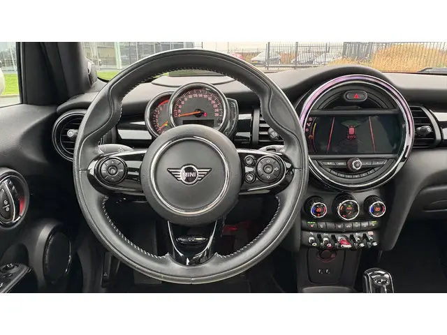 MINI Cooper Mini 1.5 60 Years Edition 2020 Benzine 17