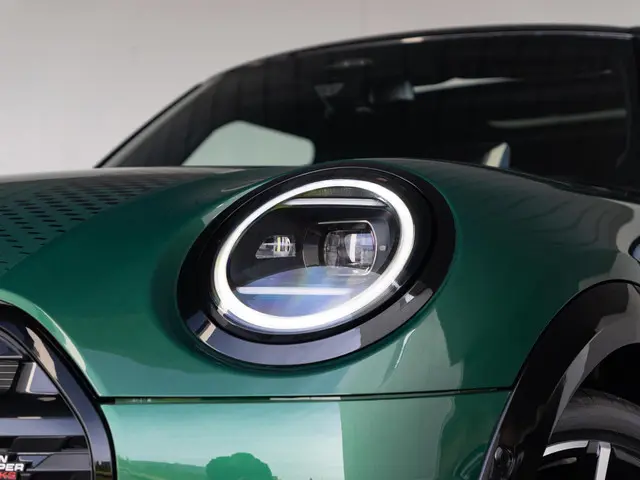 MINI 5-Deurs Cooper C 2025 Benzine 14