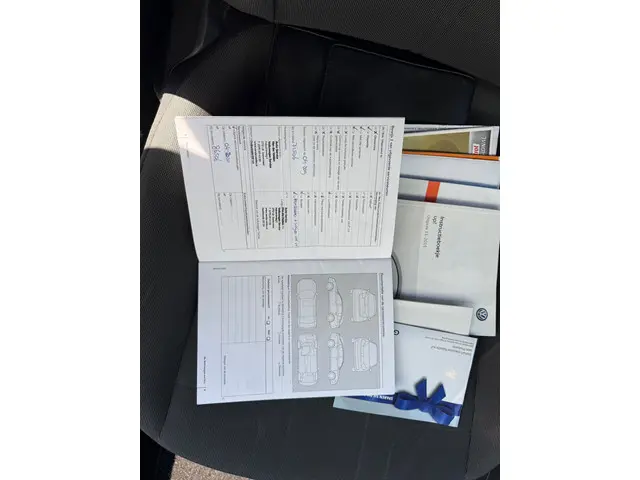 Volkswagen up! 1.0 move up! BlueMotion 2016 Benzine 36