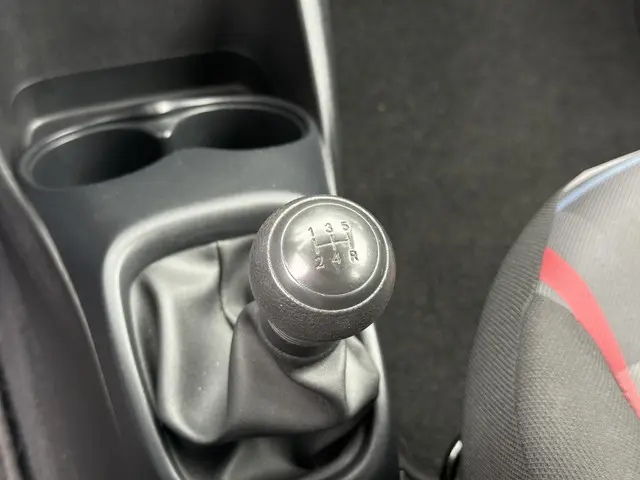 Peugeot 108 1.0 e-VTi Active 2015 Benzine 21